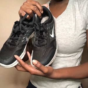 Black Nike Running Tennis Shoes